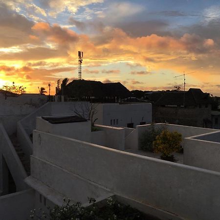 לינה וארוחת בוקר לאמו Andavelo House מראה חיצוני תמונה